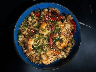 WOK Z KREWETKAMI