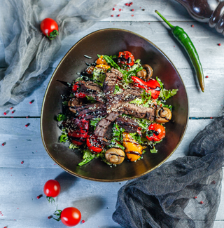 Salata grill din vitel