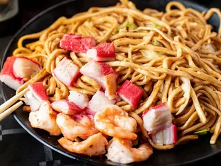 Tallarines Con Mariscos A La Plancha
