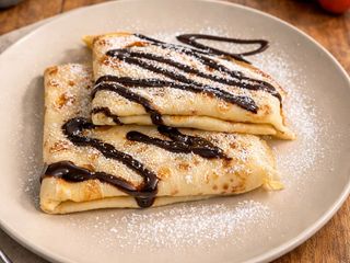 Naleśniki z serem i śmietaną 2 szt.