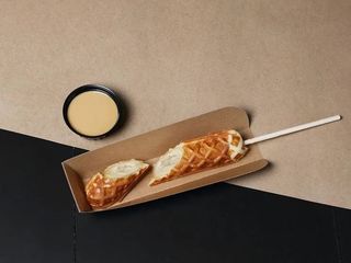 Corn dog z bananem (130g)