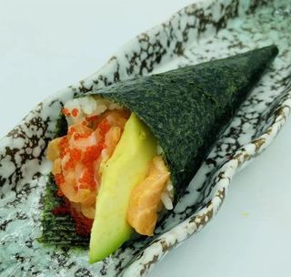 94. Temaki spicy salmon
