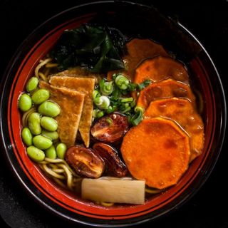 Vege ramen batatami lub tofu