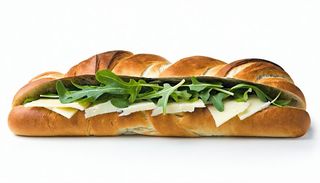 Panino con fiocco, squacquerone, rucola, grana, olio, sale e pepe