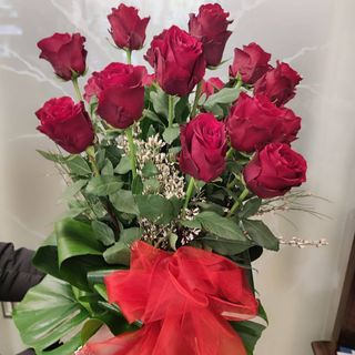 15 ROSE IN CONFEZIONE  RAFFINATA