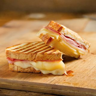 Tosta mista Alentejana c/ ovo