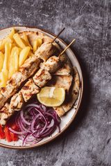 Plato De Kalamaki De Cerdo