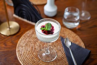 Cremă de mascarpone cu fructe de pădure