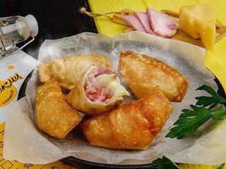 Мини чебуреки с Ветчиной и сыром (110г)