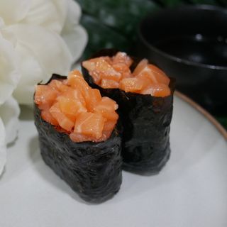 Maki Gunkan sa lososom