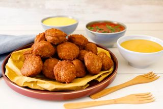 Polpettine di carne con le sue salse