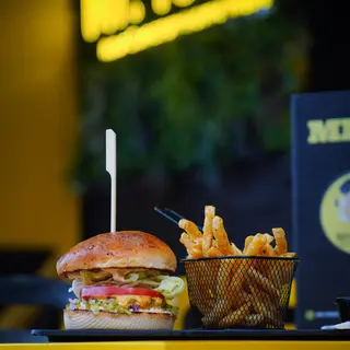 CHEESEBURGER 