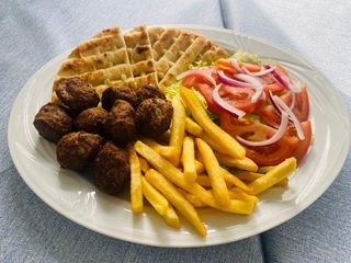 Menù keftedes fritte di pollo