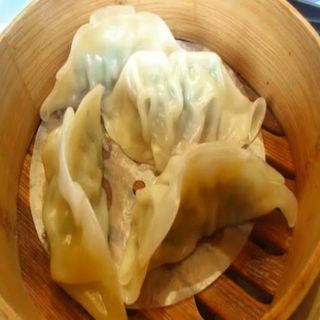 11. Gyoza de pollo al vapor (4 uds.)