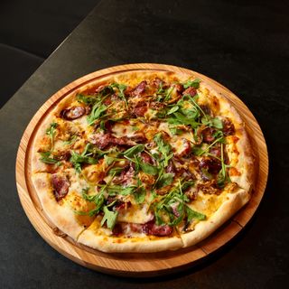 Піца з ковбасками, 500 г