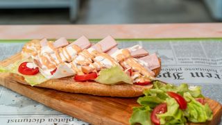 Студен сандвич с пушено пиле филе (22см)