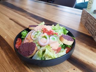 Салата Пушена сьомга