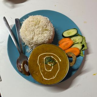 Chana Masala Curry with Rice Chapati