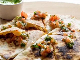 Quesadilla De Chorizo De Matanza Y Tres Quesos