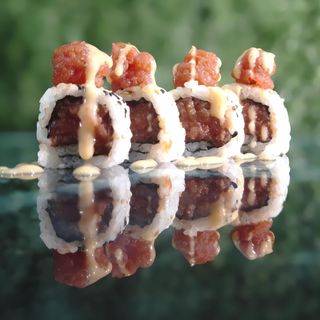Uramaki spicy tonno