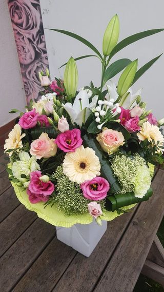 Bukiet kwiatowy "Lila róż"