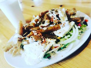 Kebab na talerzu średni
