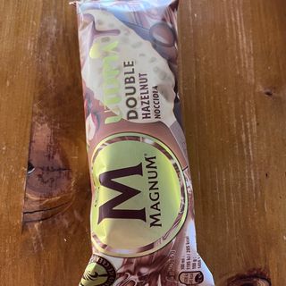 Magnum chocolate blanco , avellana, almendra y pistacho