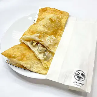 Чебурек з мідіями (295г)