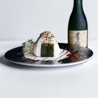 60 Onigiri De Atún (1 Pza.)
