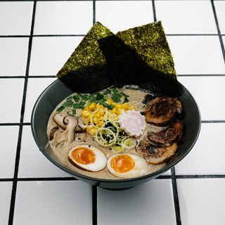 Рамен зі свининою Чашу