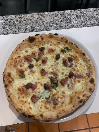 Pizza Blanca De Chorizo (33 Cm.)