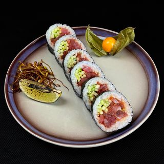 Futomaki tatar z tuńczyka ze Sri Lanki