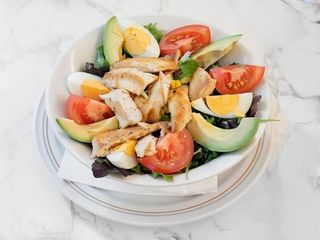 Ensalada Campero De Pollo Con Aguacate (Ración)