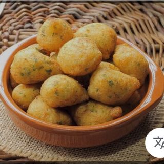 Tapa De Buñuelos De Bacalao