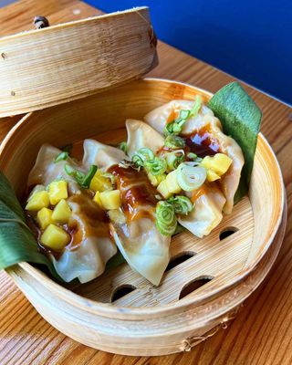 Gyozas de pato al vapor con hoisin y mango (4 uds.)