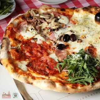 Quattro Stagioni pizza