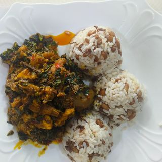 Vegetable chicken and rice and beans 