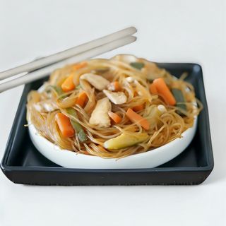 Spaghetti di soia con pollo