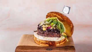 Beef loves truffels i pomfrit s umakom gratis