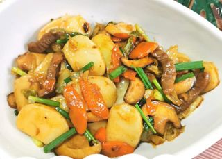 106B.gnocchi di riso verdure miste manzo牛肉炒年糕