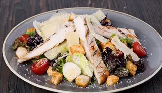 Salată Caesar