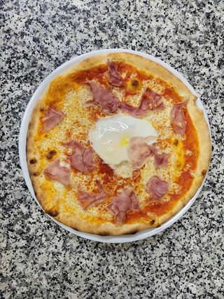 Pizza bismark