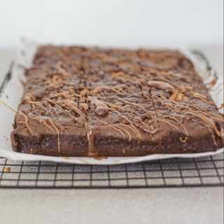 Brownie con dos bolas de helado