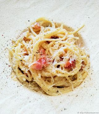 паста "карбонара" с говяжьим беконом