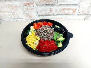 Салата Киноа (300г)