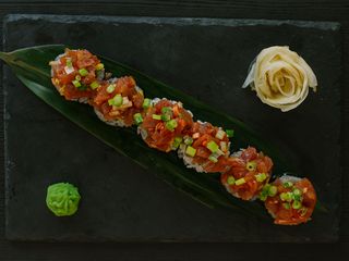 Futomaki z tatarem z tuńczyka (250g)