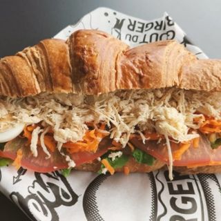 Croissant Especial pollo