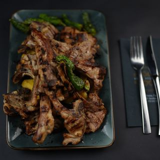 Costilla De Cordero A La Parrilla (800 G.)