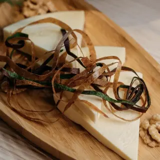 ქართული ყველი სულგუნი /Georgian cheese sluguni
