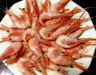 Tapa De Gambas Rojas Saladas